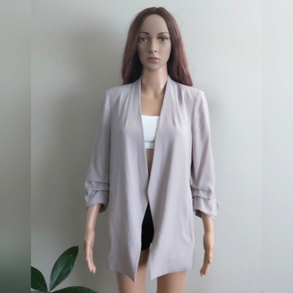 Aritzia Babaton light gray open blazer ruched sleeves